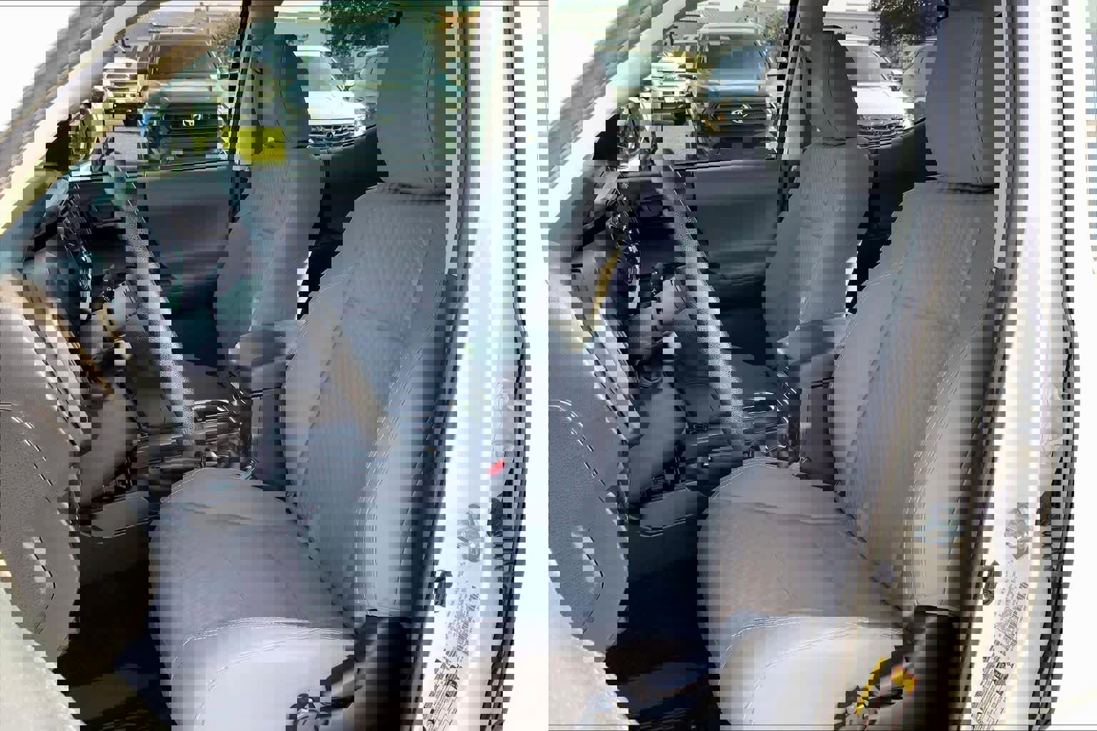 Used 2022 Toyota Tacoma SR image 9