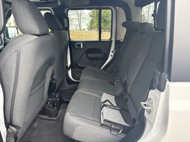 Used 2024 Jeep Gladiator Sport image 8