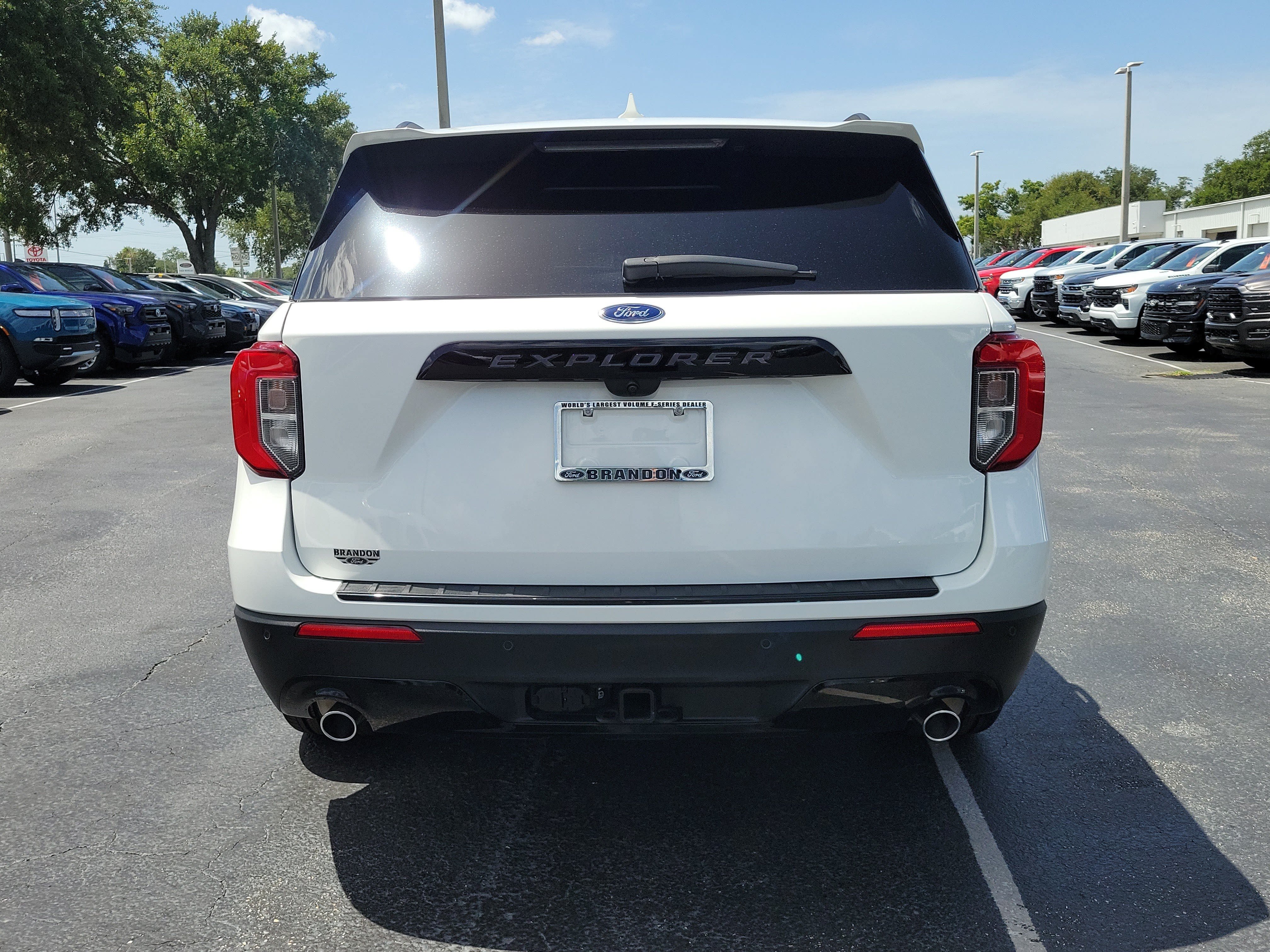 Certified 2024 Ford Explorer ST-Line w/ Class IV Trailer Tow Package RWD image 8
