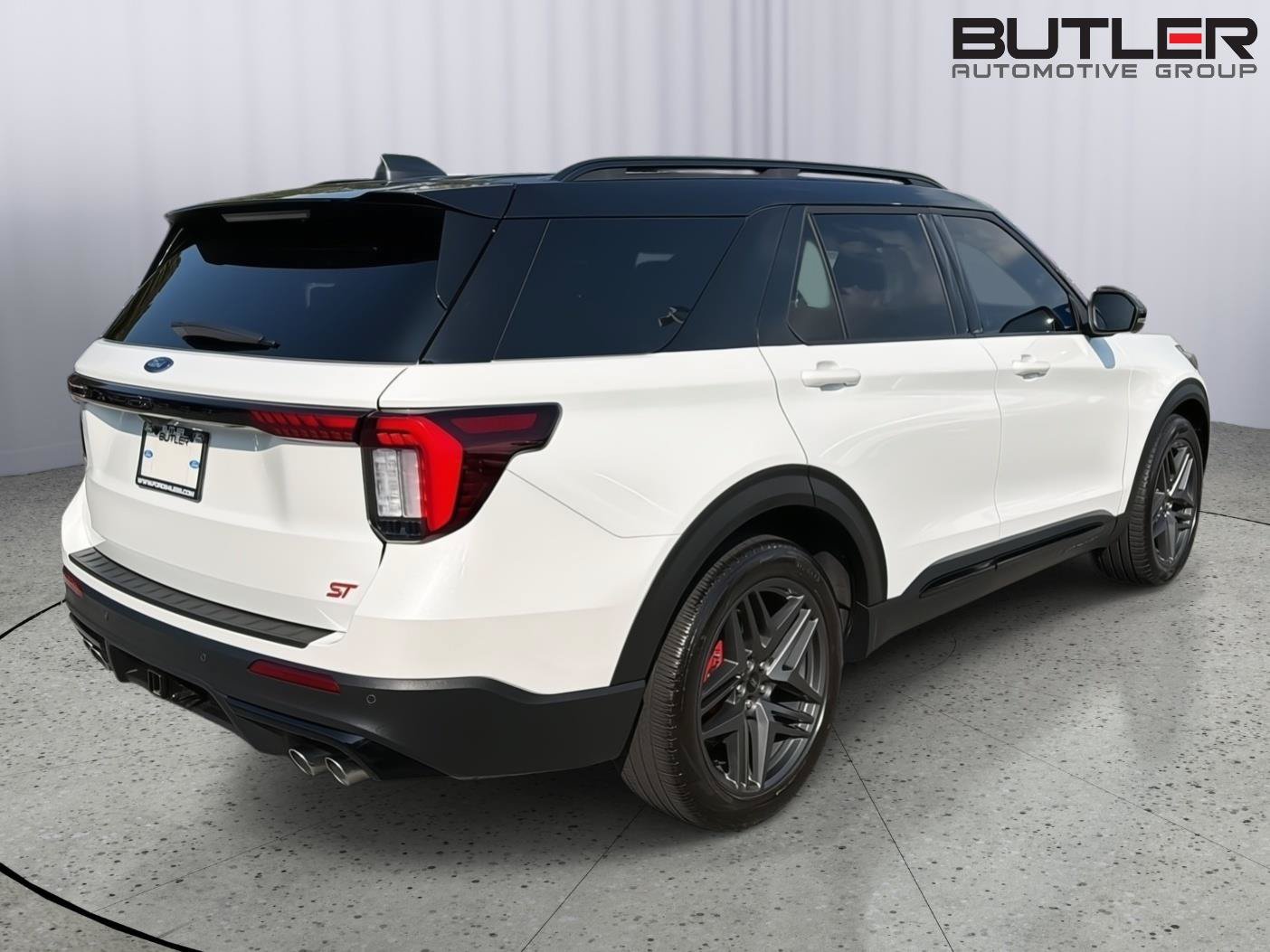 Certified 2025 Ford Explorer ST AWD/4WD image 6