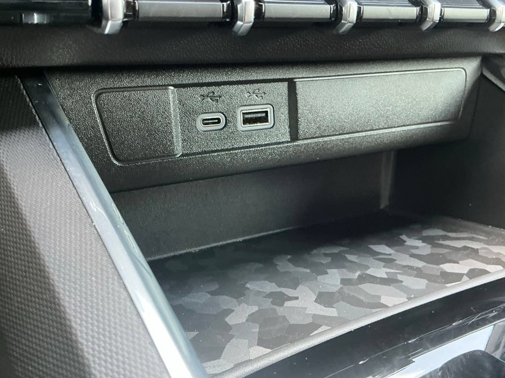 Used 2026 GMC Canyon Elevation RWD image 43