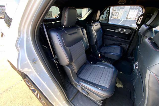 Certified 2025 Ford Explorer ST-Line image 19