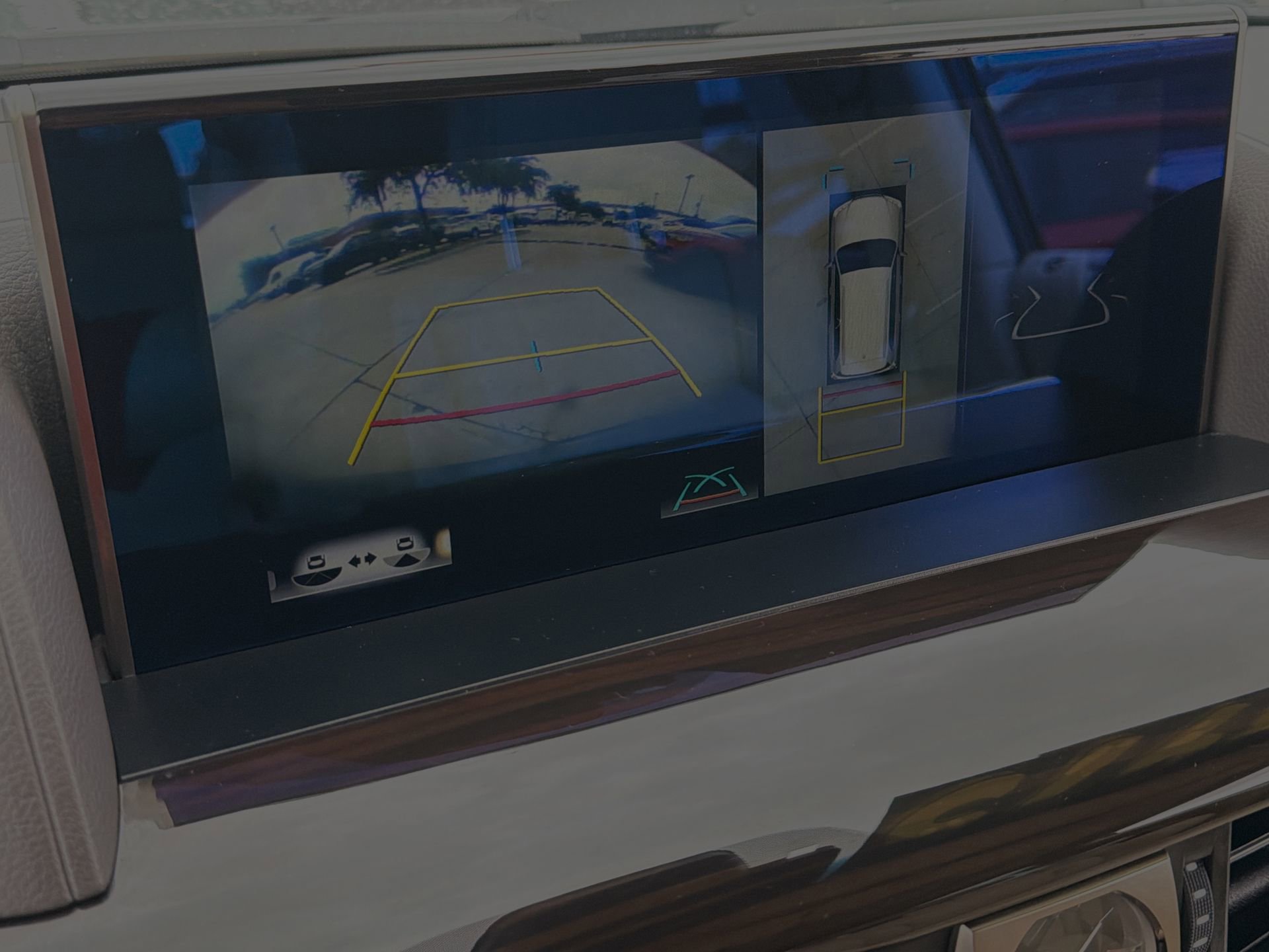 Used 2018 Lexus LX 570 4WD image 17