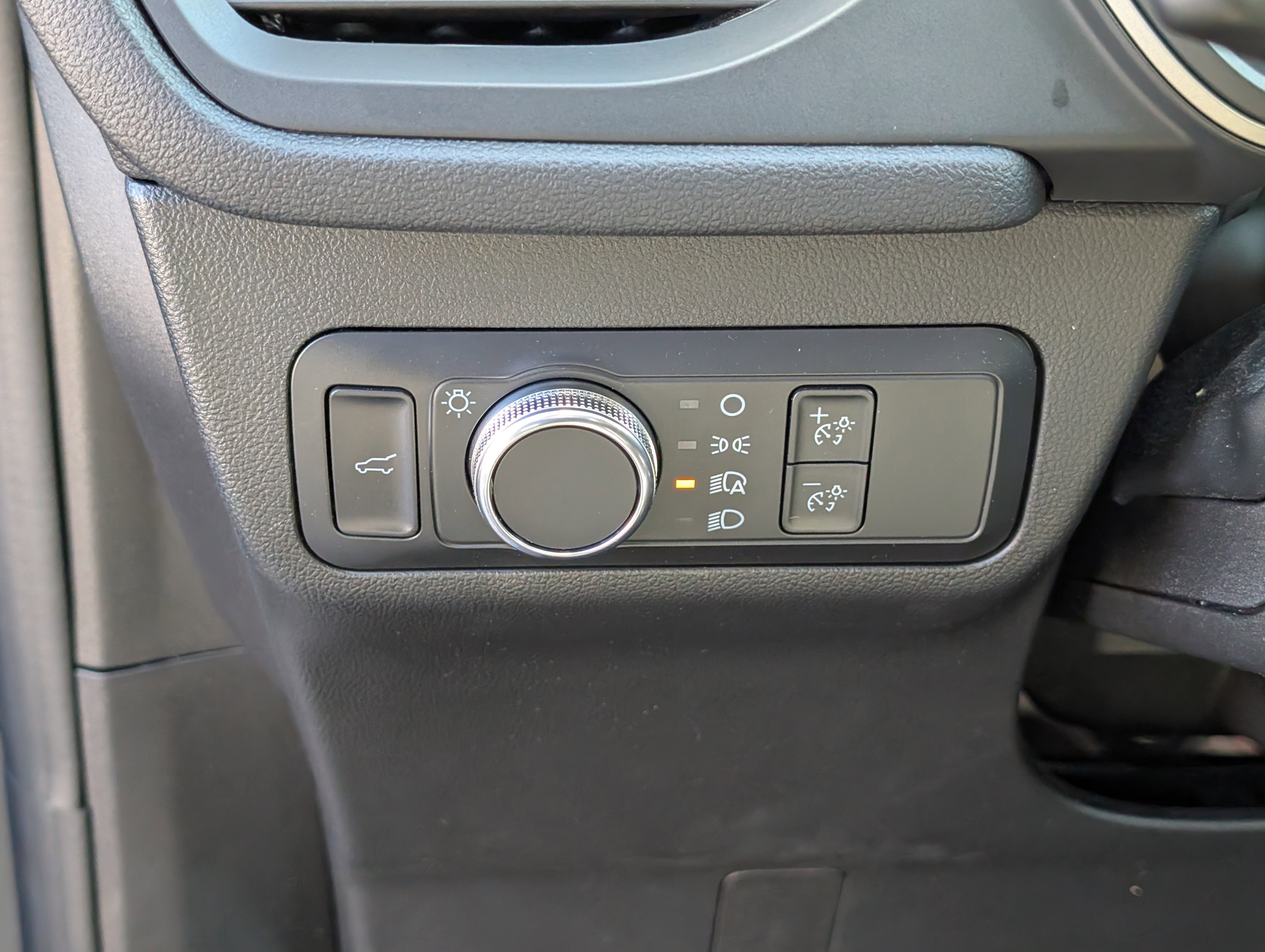 Certified 2022 Ford Escape SE w/ SE Sport Appearance Package image 22