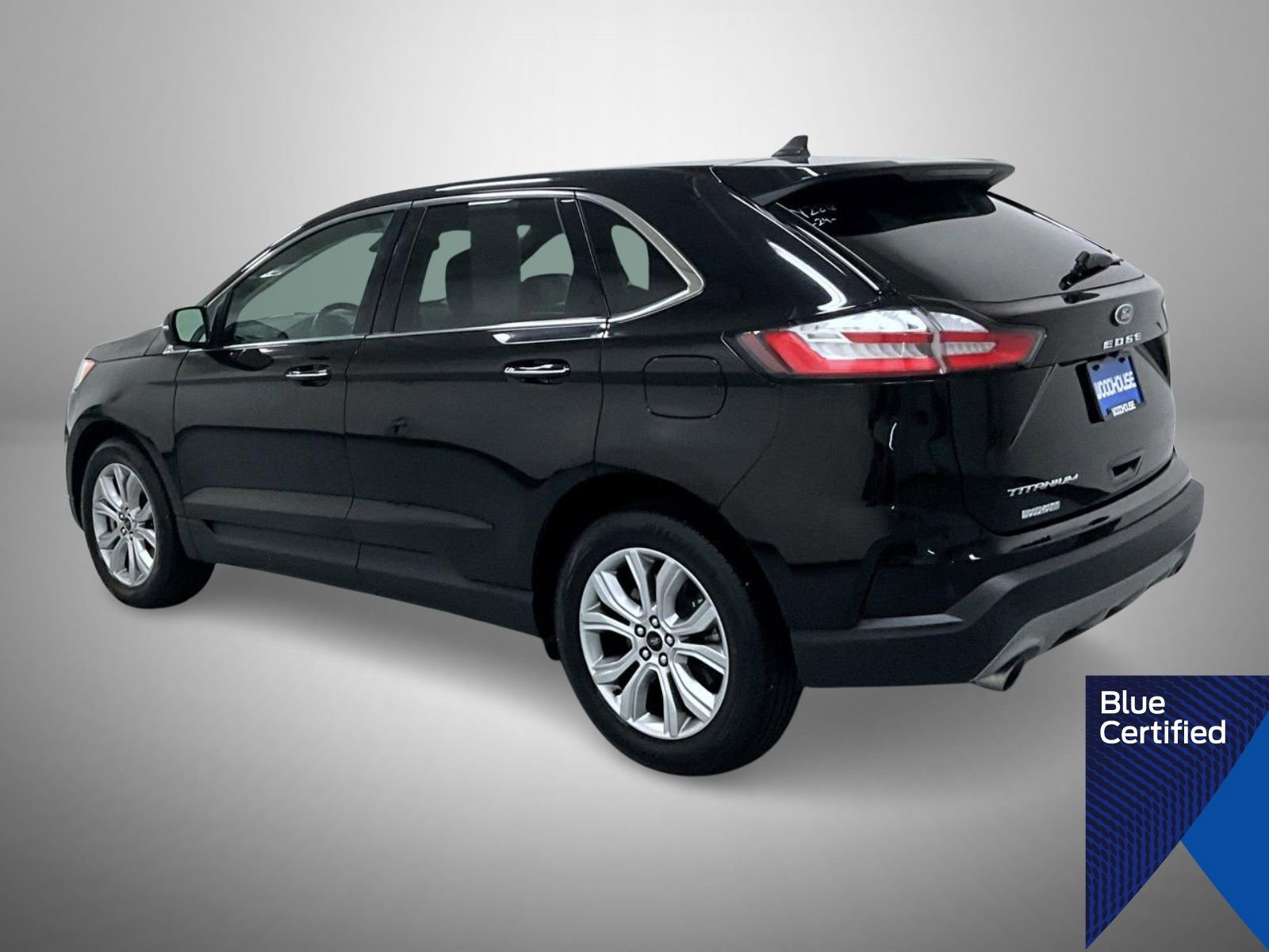 Certified 2024 Ford Edge Titanium image 3