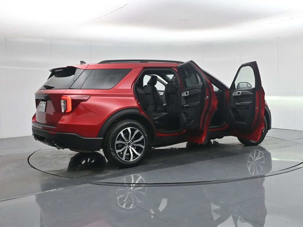 Certified 2022 Ford Explorer ST-Line w/ Class IV Trailer Tow Package image 6