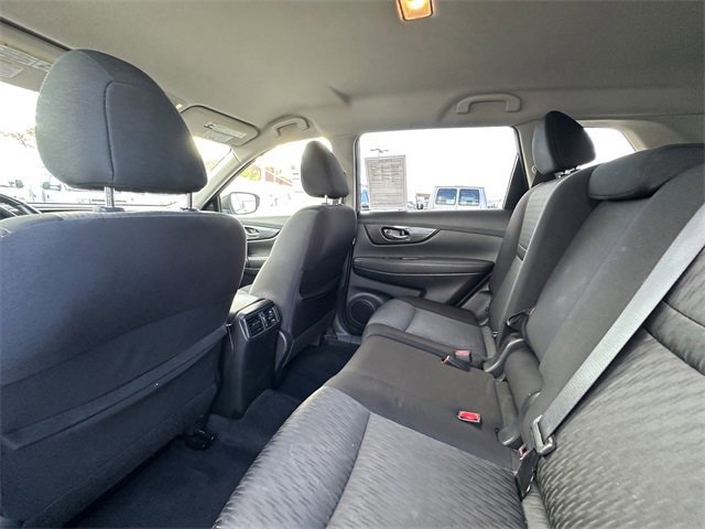 Used 2020 Nissan Rogue SV image 19