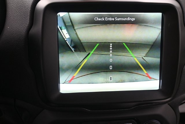 Used 2023 Jeep Renegade Latitude AWD/4WD image 12