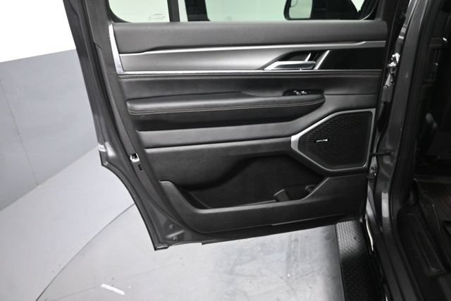 Used 2023 Jeep Wagoneer Series II AWD/4WD image 23