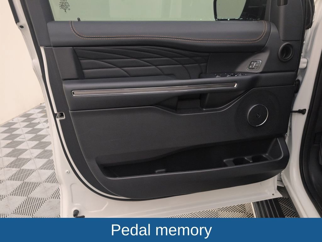 Certified 2023 Ford Expedition Platinum RWD image 31