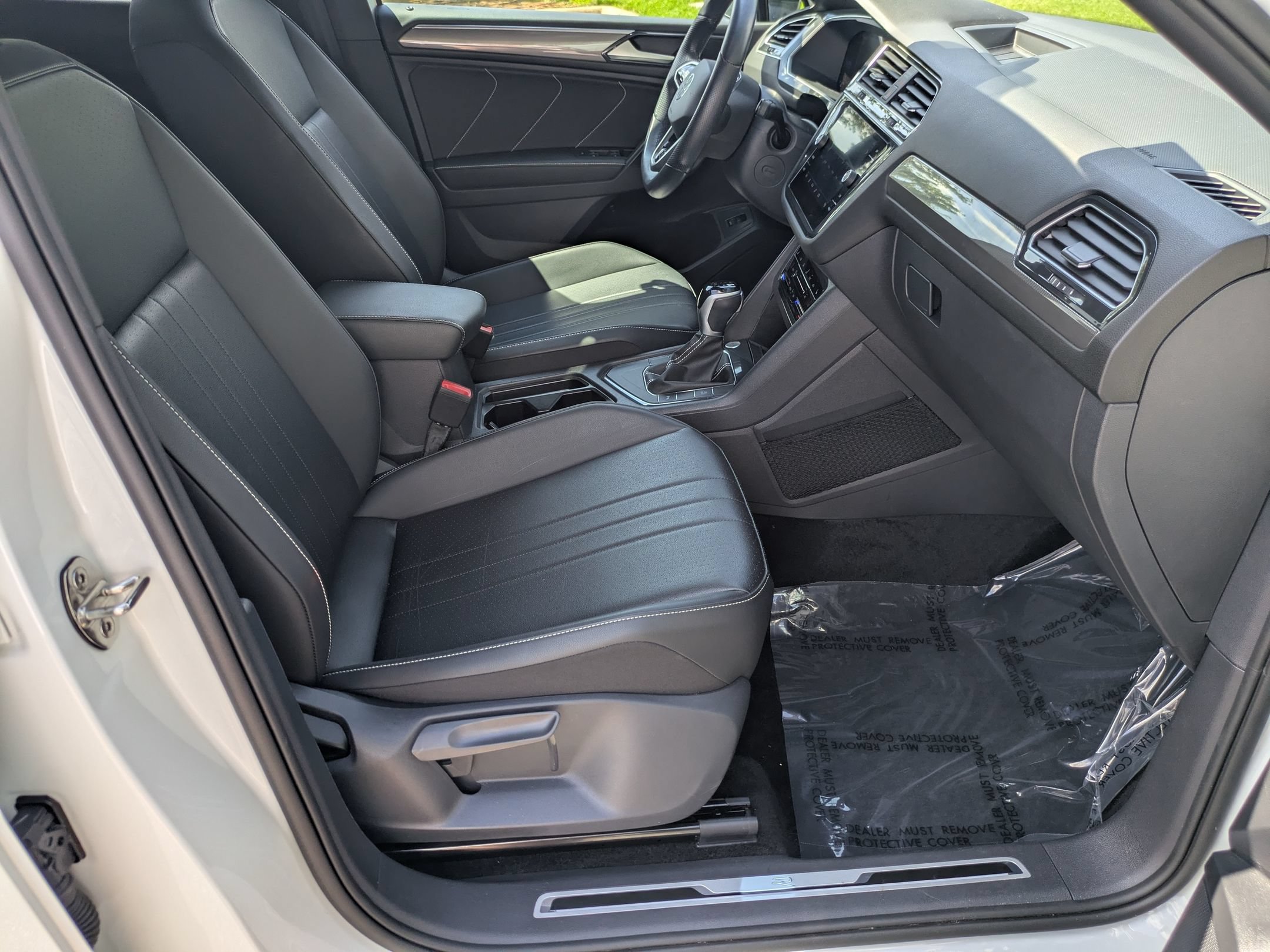 Used 2024 Volkswagen Tiguan SE R-Line FWD image 37