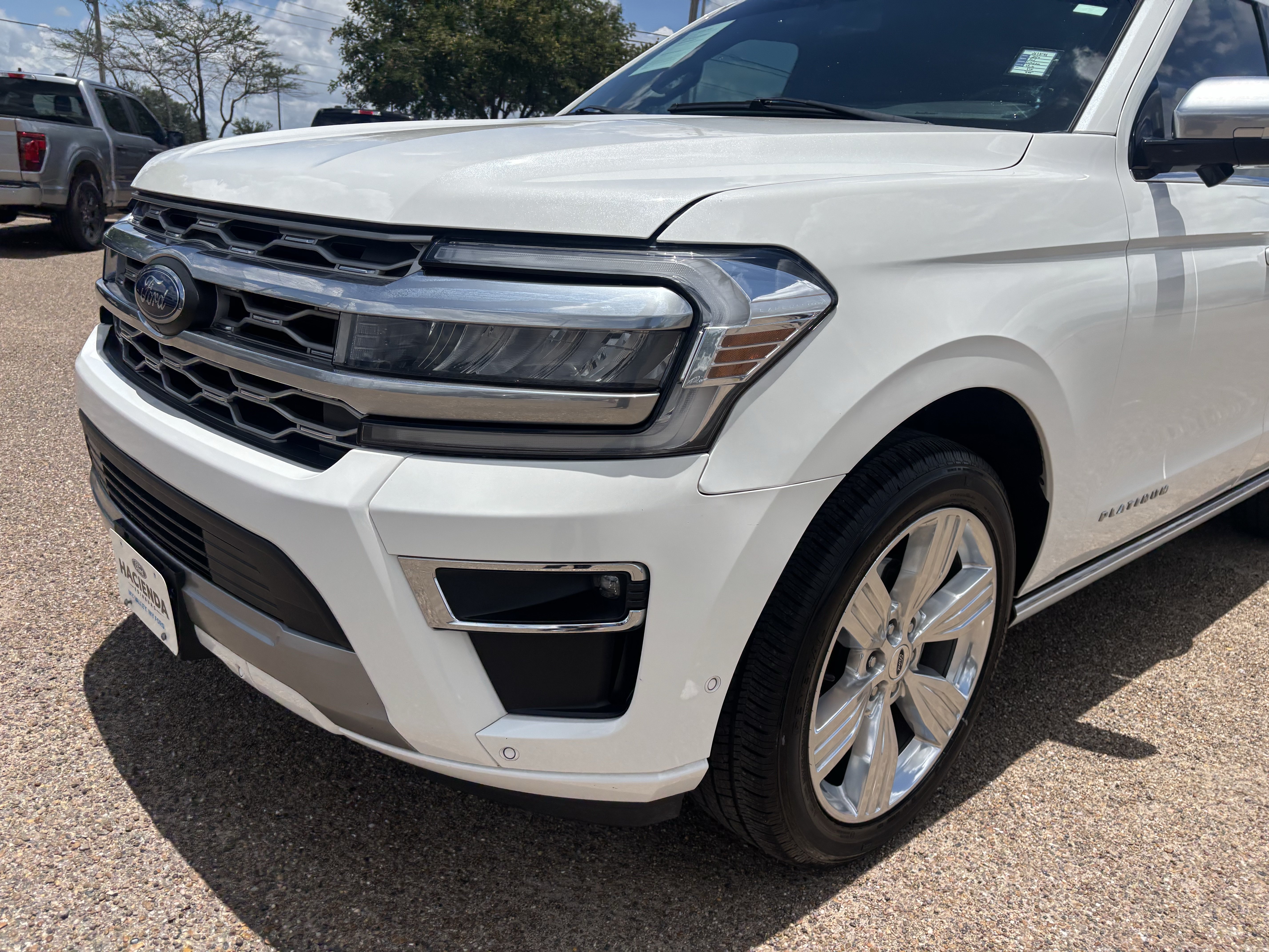 Certified 2024 Ford Expedition Platinum RWD image 7