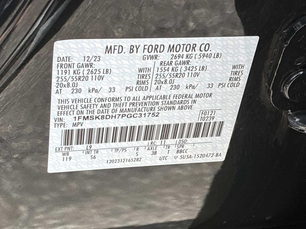 Certified 2023 Ford Explorer XLT w/ Equipment Group 202A AWD/4WD image 24