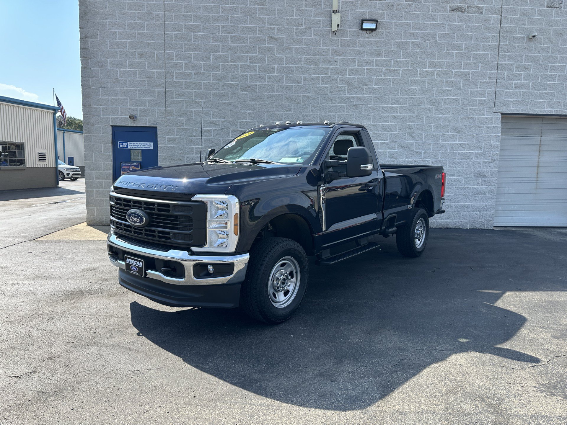 Certified 2024 Ford F350 XL w/ Snow Plow/Camper Package AWD/4WD image 2