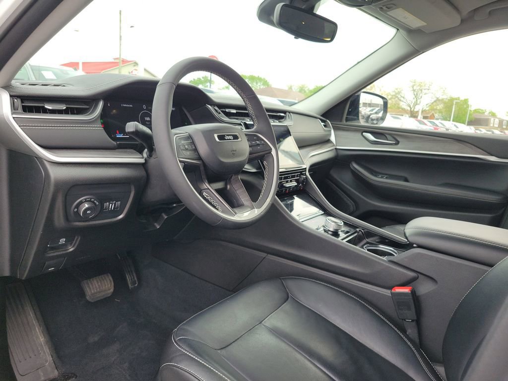 Used 2023 Jeep Grand Cherokee L Limited image 21