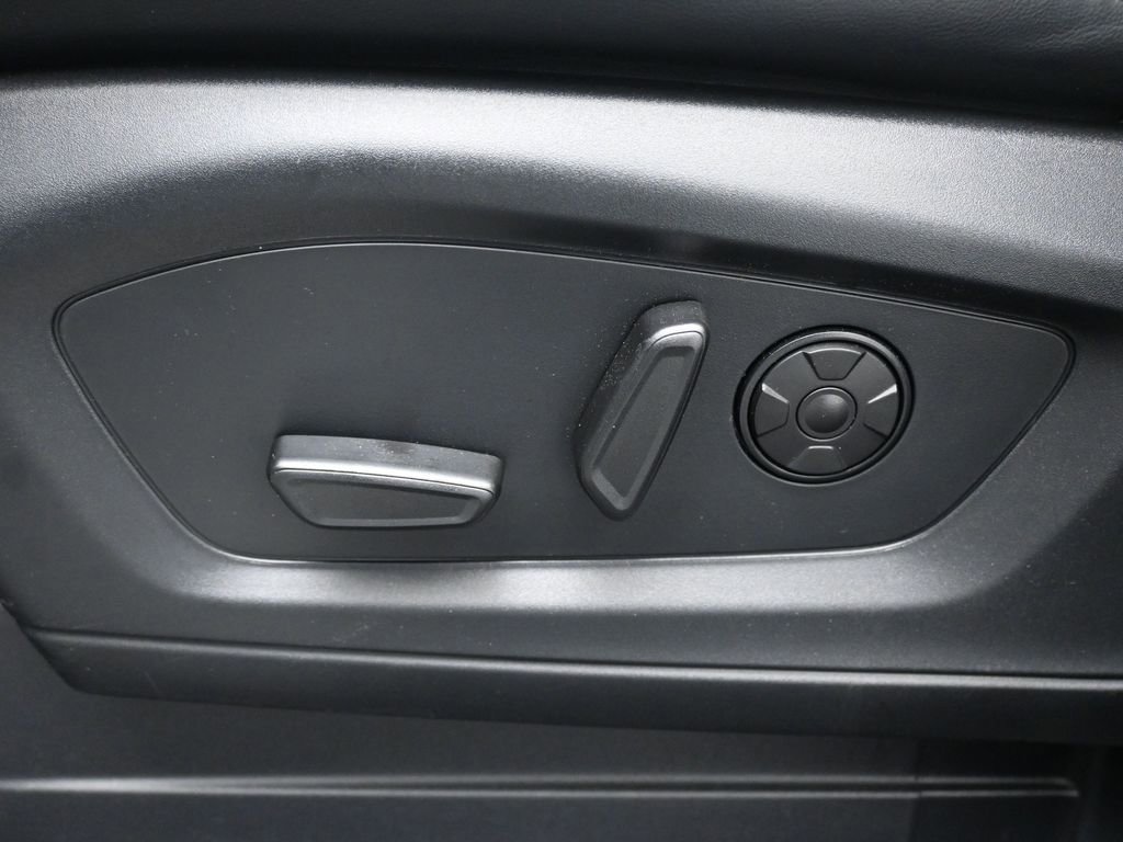 Certified 2025 Ford Explorer ST-Line w/ Premium Package image 11