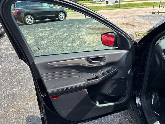 Certified 2022 Ford Escape SE w/ SE Sport Appearance Package FWD image 18
