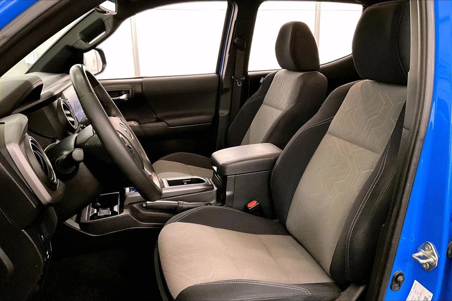 Used 2020 Toyota Tacoma TRD Off-Road w/ Blackout Package image 24