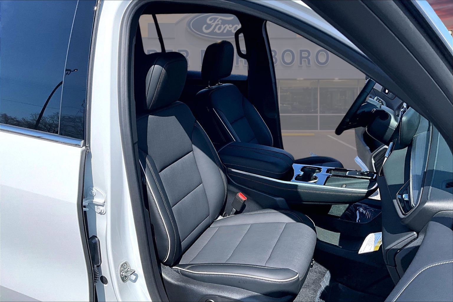 Used 2026 Buick Enclave Preferred AWD/4WD image 9