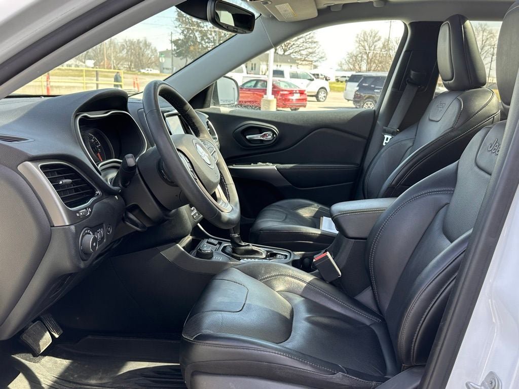 Used 2022 Jeep Cherokee Limited w/ Mopar Interior Package AWD/4WD image 14