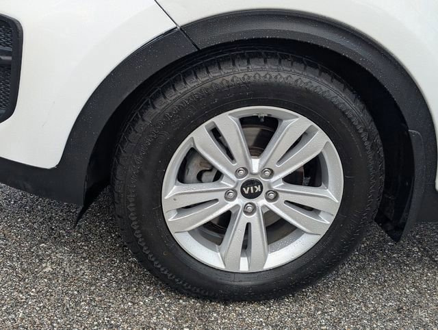 Used 2018 Kia Sportage LX w/ LX Popular Package image 6