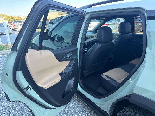 Used 2025 Chevrolet Equinox ACTIV AWD/4WD image 12