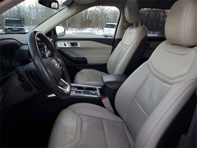 Certified 2020 Ford Explorer Platinum w/ Premium Technology Package image 11