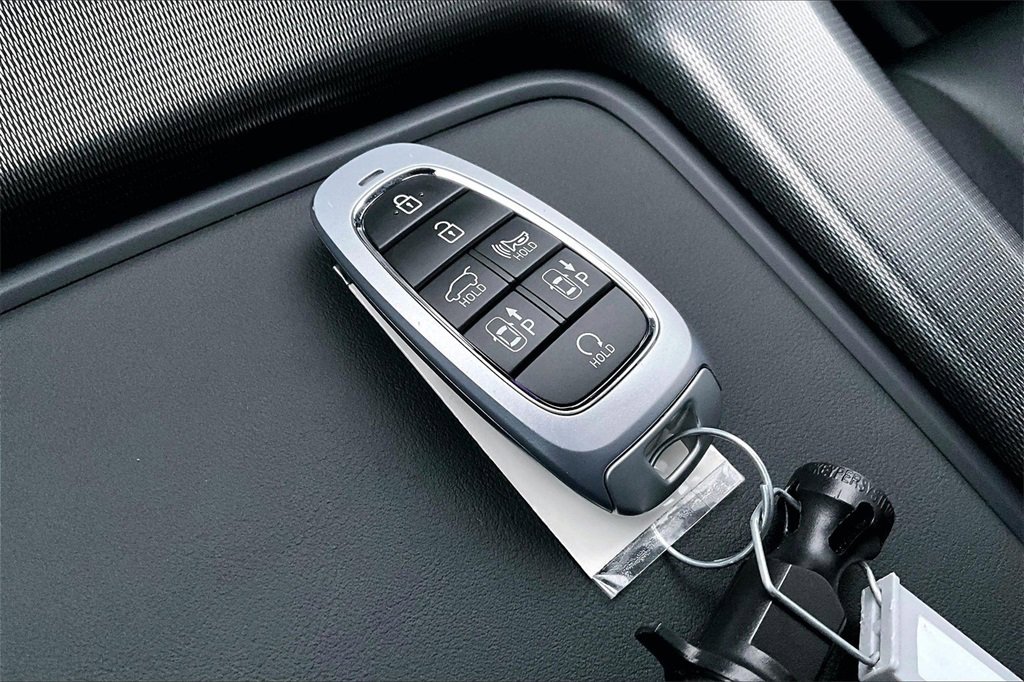 Used 2025 Hyundai Palisade Calligraphy image 11