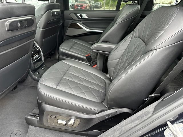 Used 2023 BMW X7 xDrive40i w/ M Sport Package AWD/4WD image 16