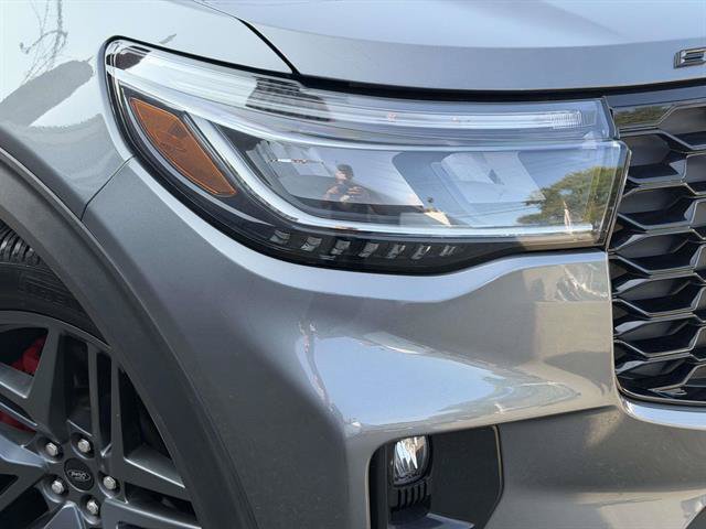Certified 2025 Ford Explorer ST AWD/4WD image 31