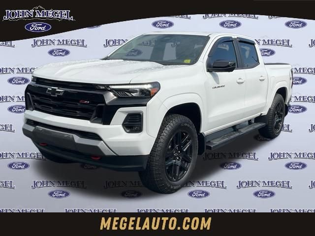 Used 2024 Chevrolet Colorado Z71 w/ Z71 Convenience Package 2 AWD/4WD image 1