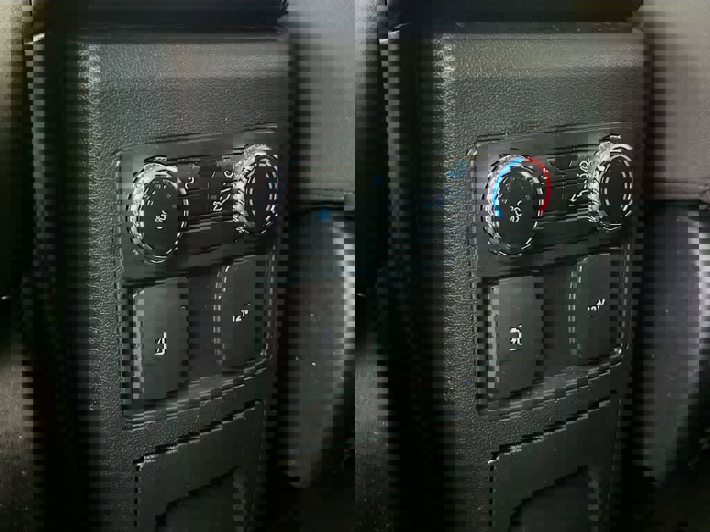 Certified 2022 Ford Explorer XLT image 13