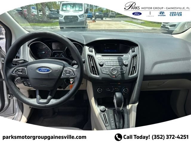 Certified 2017 Ford Focus SE FWD image 20