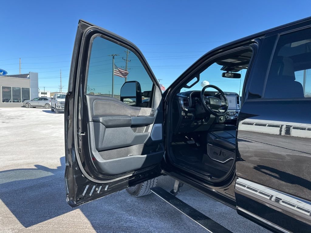 Certified 2025 Ford F250 Platinum image 22