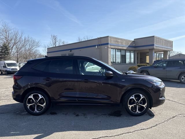 Certified 2023 Ford Escape ST-Line Select w/ Tech Pack #2 image 2