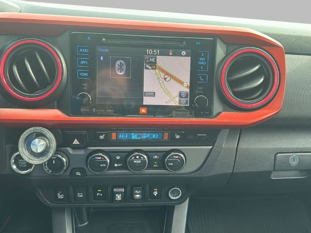 Used 2019 Toyota Tacoma TRD Off-Road image 15