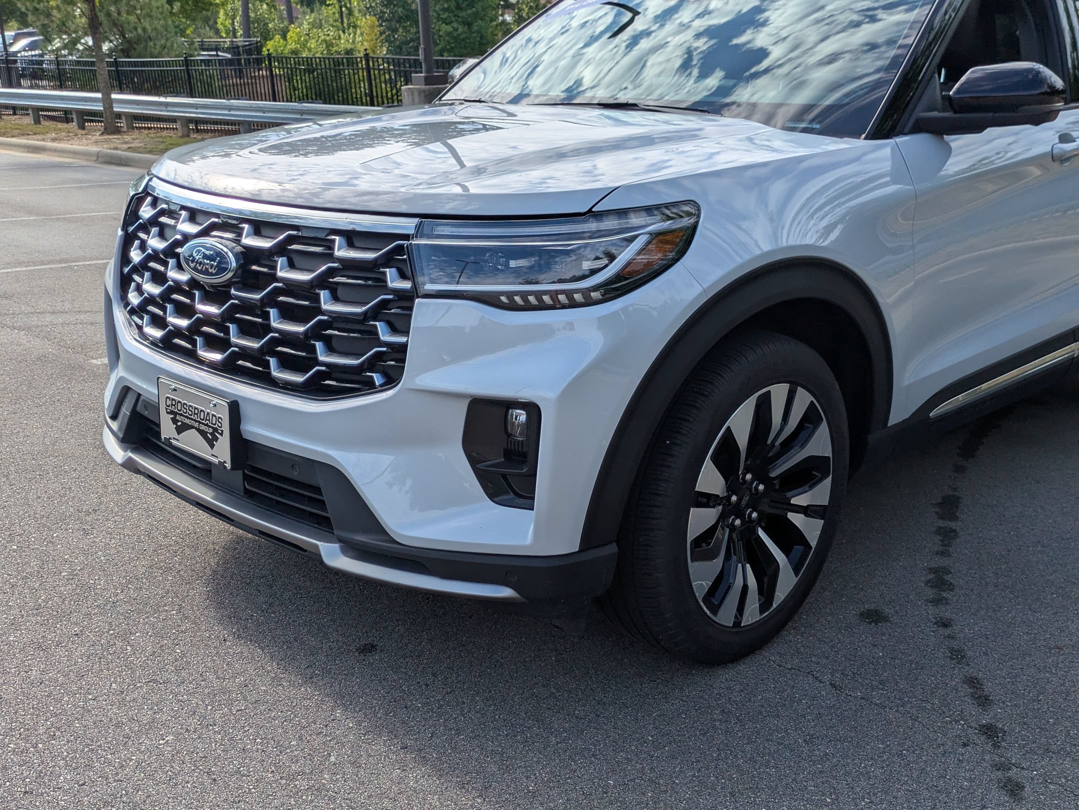 Certified 2025 Ford Explorer Platinum w/ LUX Leather Package AWD/4WD image 10