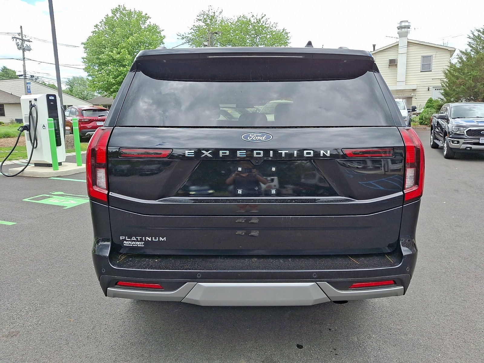 Certified 2025 Ford Expedition Platinum AWD/4WD image 6