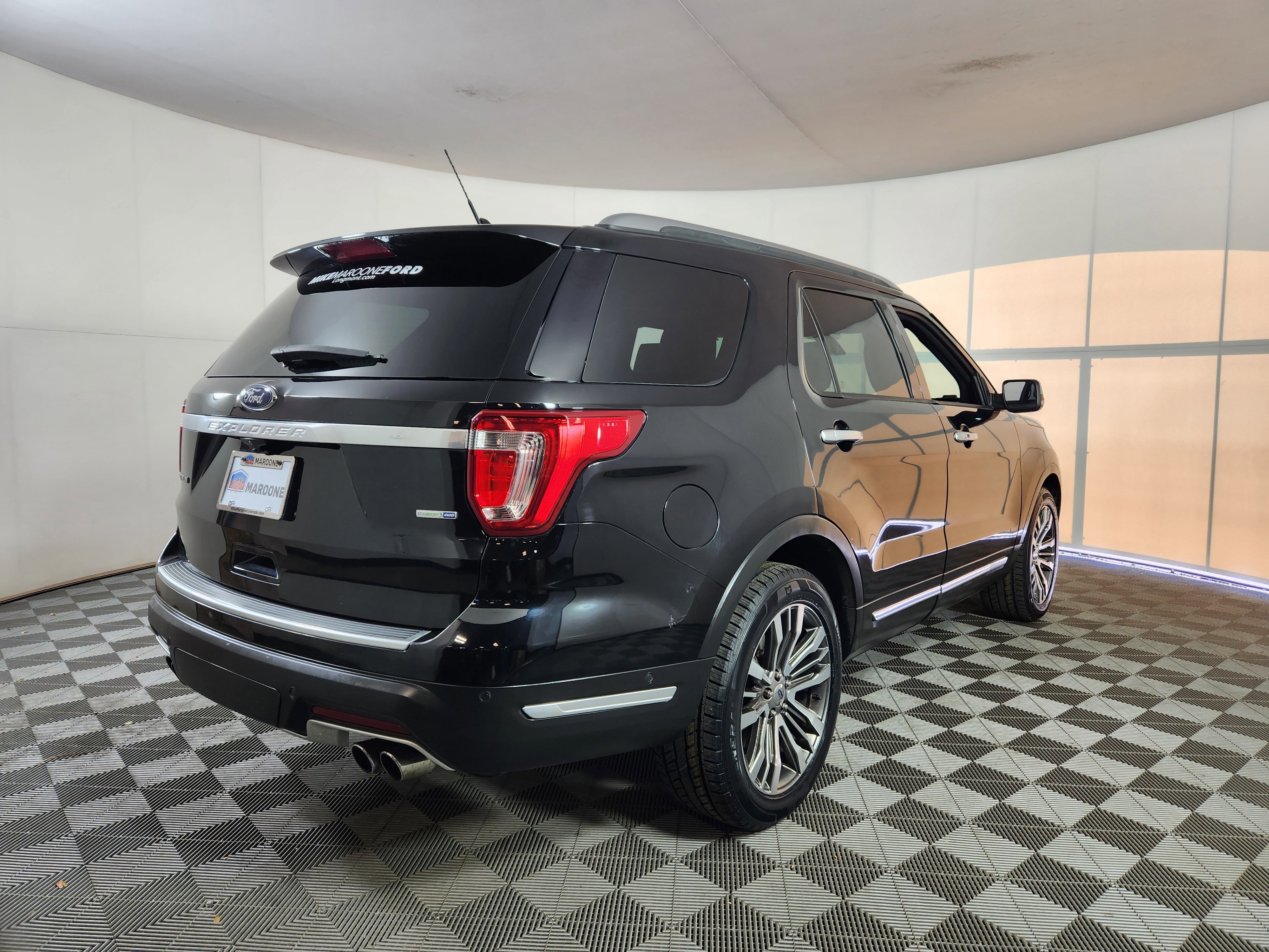 Certified 2018 Ford Explorer Platinum image 5