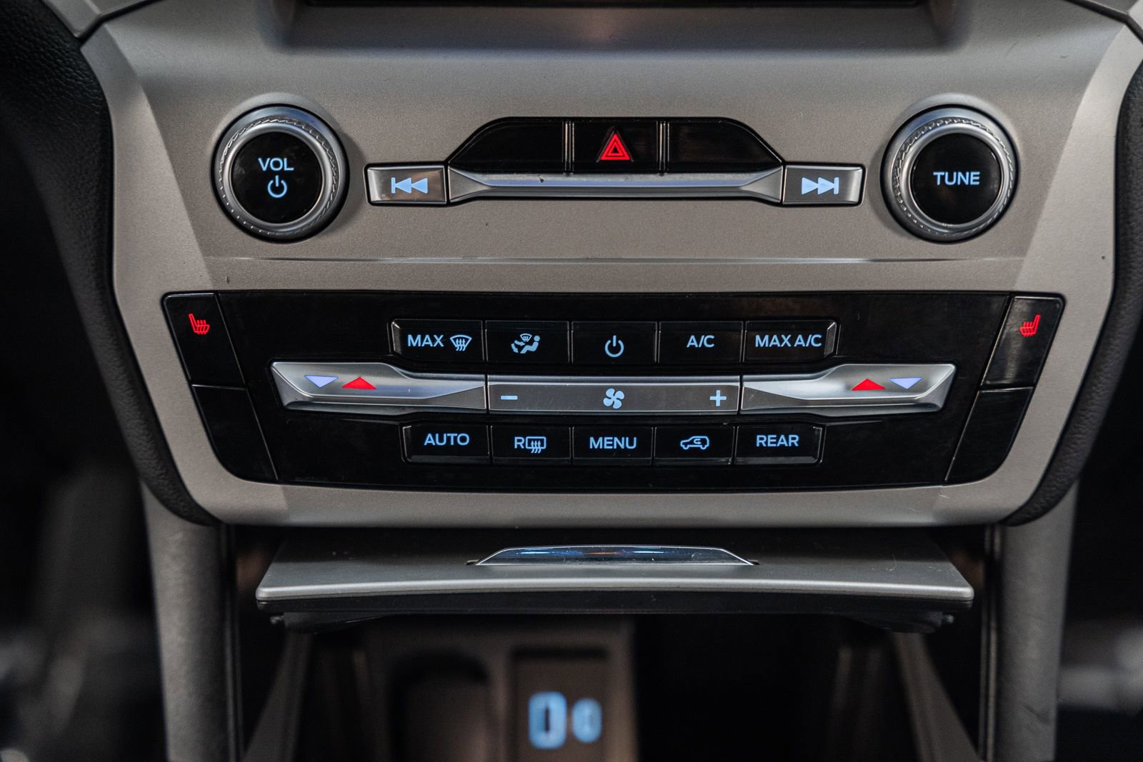 Certified 2021 Ford Explorer XLT w/ Class III Trailer Tow Package image 28