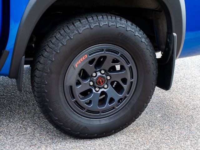 Used 2025 Nissan Frontier PRO-4X AWD/4WD image 6