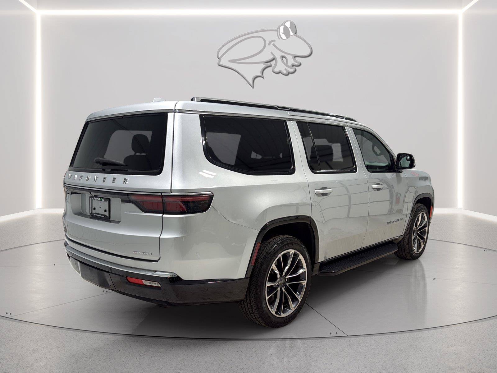 Used 2023 Jeep Wagoneer Series II w/ Premium Group I AWD/4WD image 5
