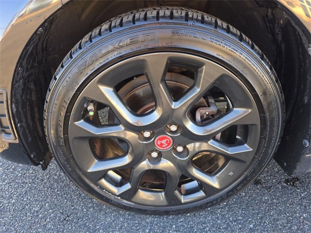 Used 2019 FIAT 124 Spider Abarth w/ Navigation & Sound Group image 10