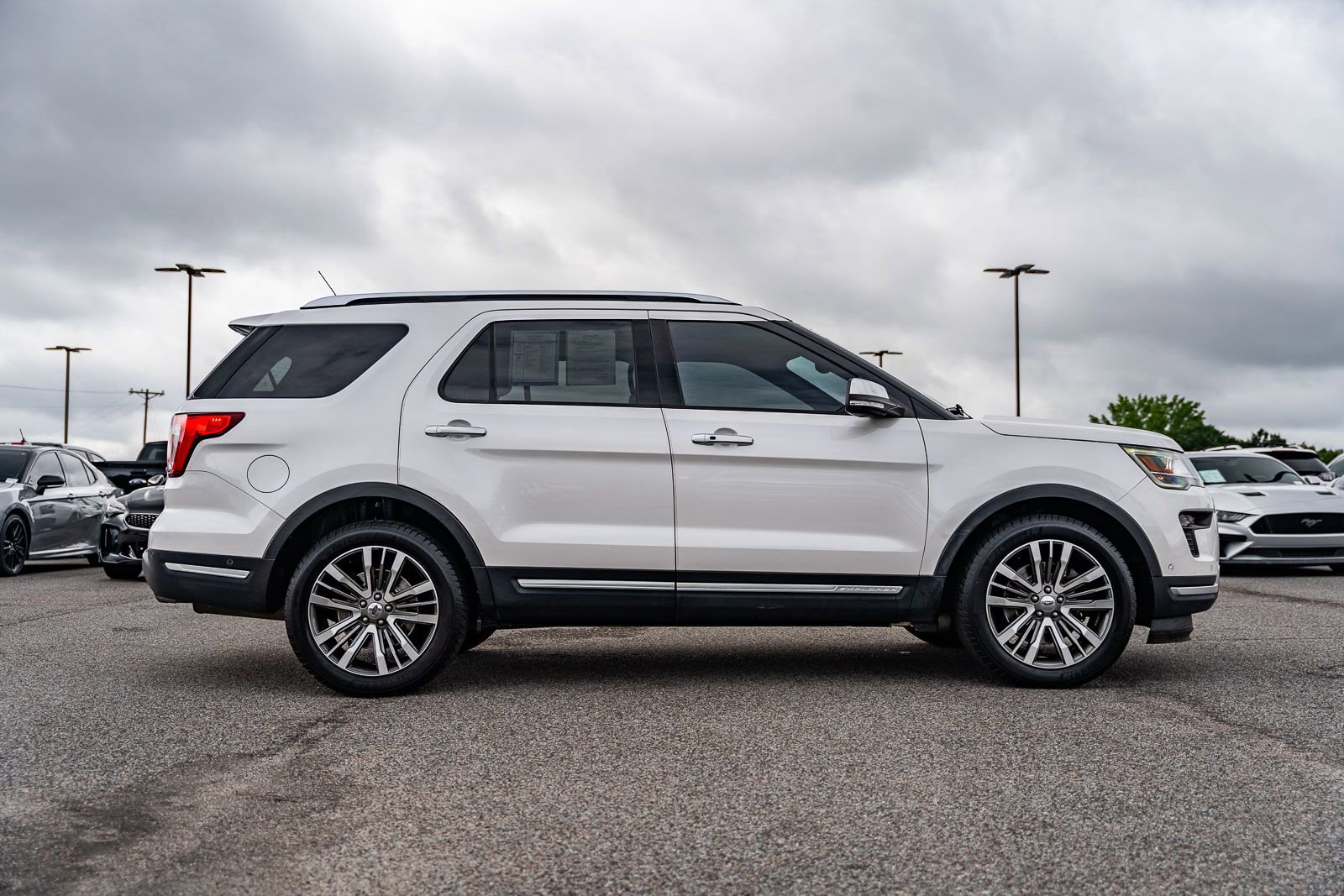 Certified 2018 Ford Explorer Platinum AWD/4WD image 8