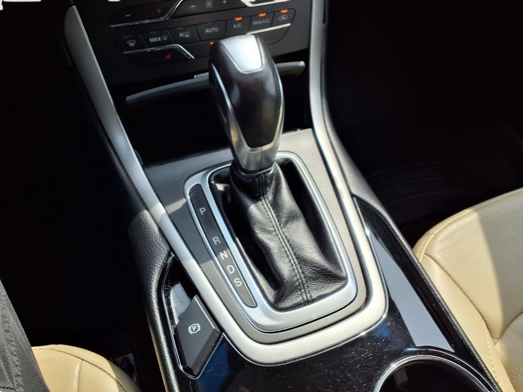 Certified 2018 Ford Edge SEL w/ Equipment Group 201A FWD image 16