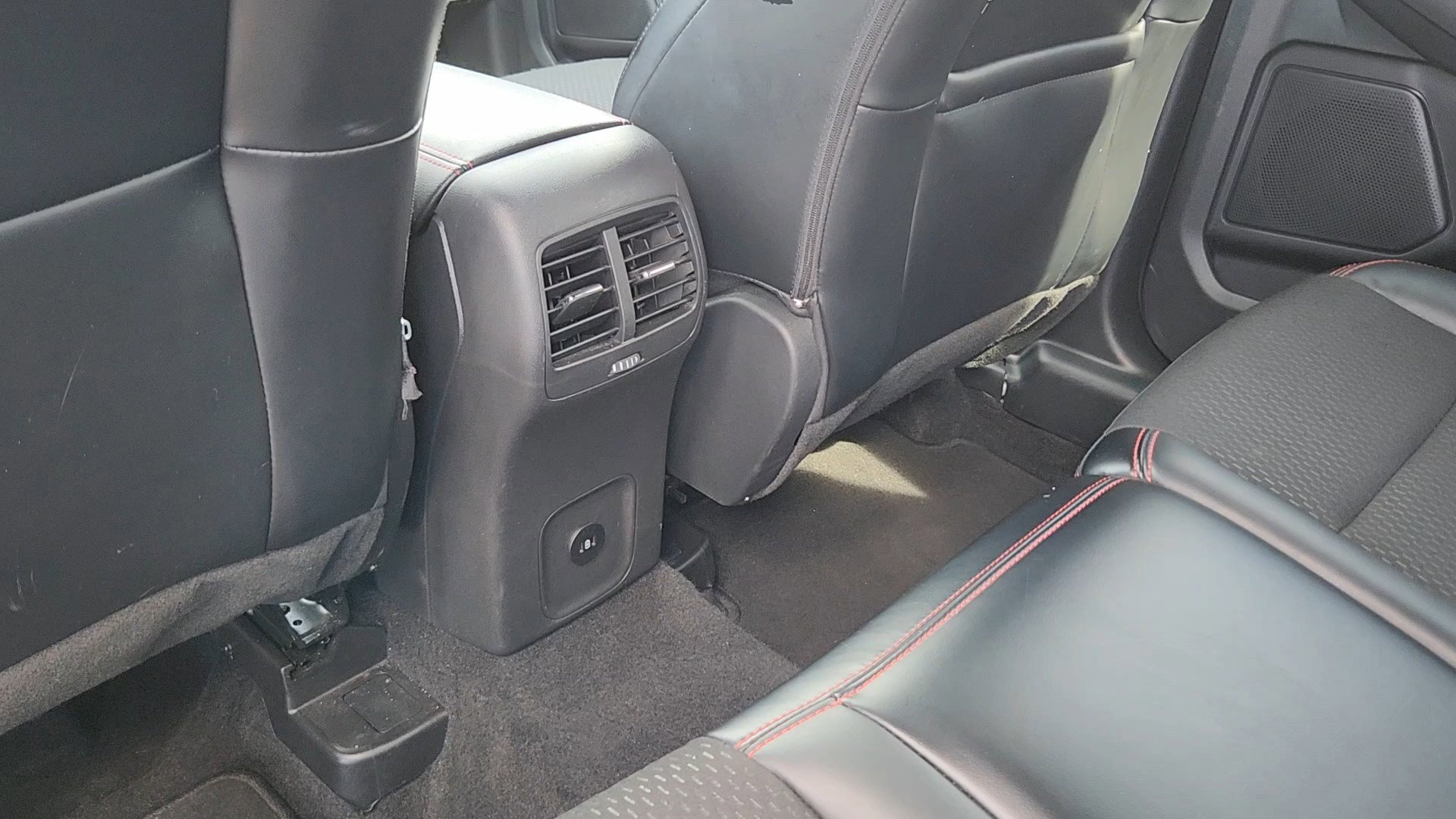 Certified 2025 Ford Escape ST-Line image 17