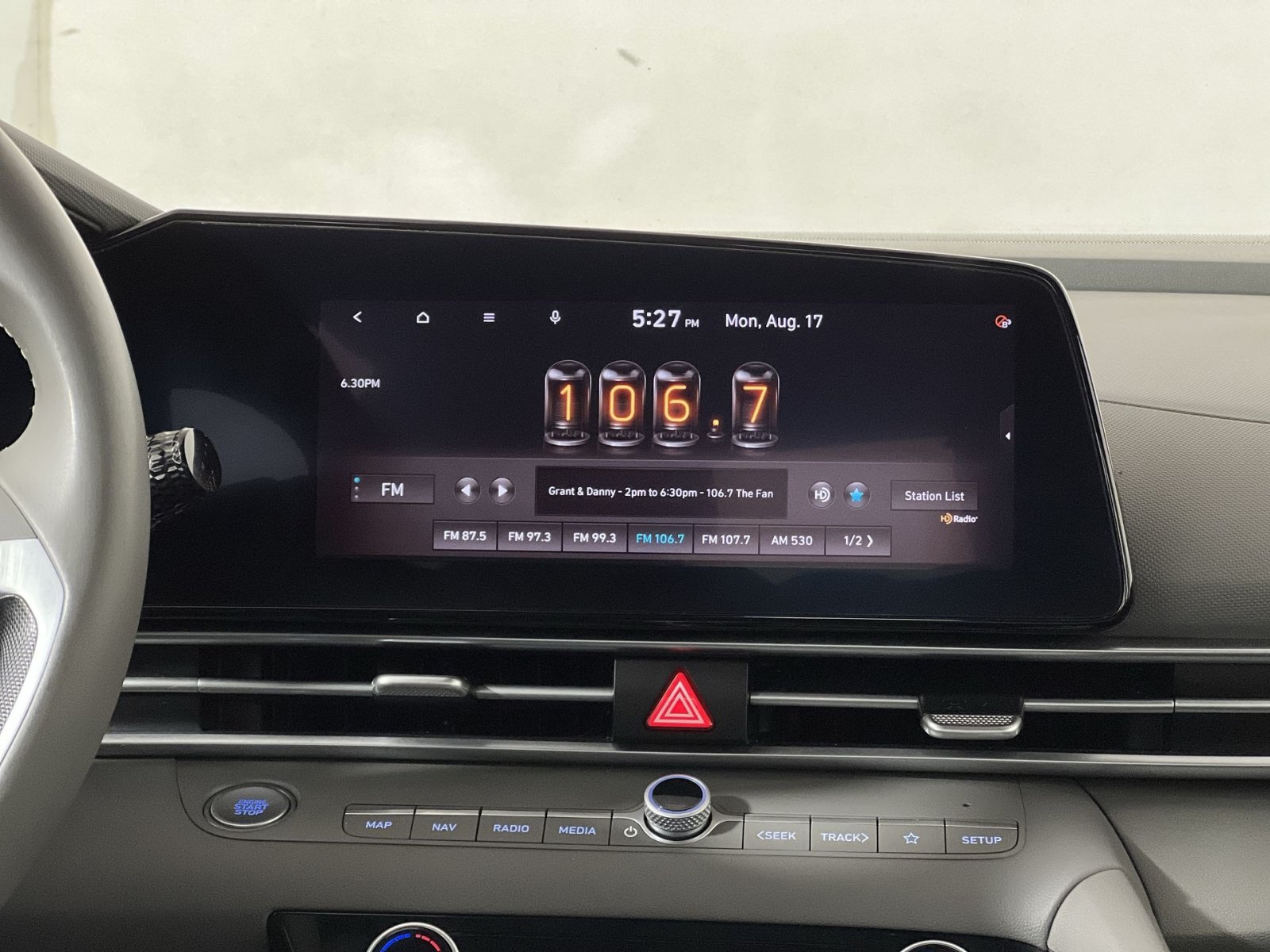 Used 2023 Hyundai Elantra SEL w/ Convenience Package FWD image 18