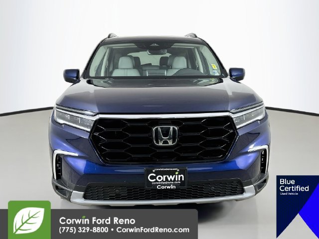 Used 2025 Honda Pilot Touring image 2