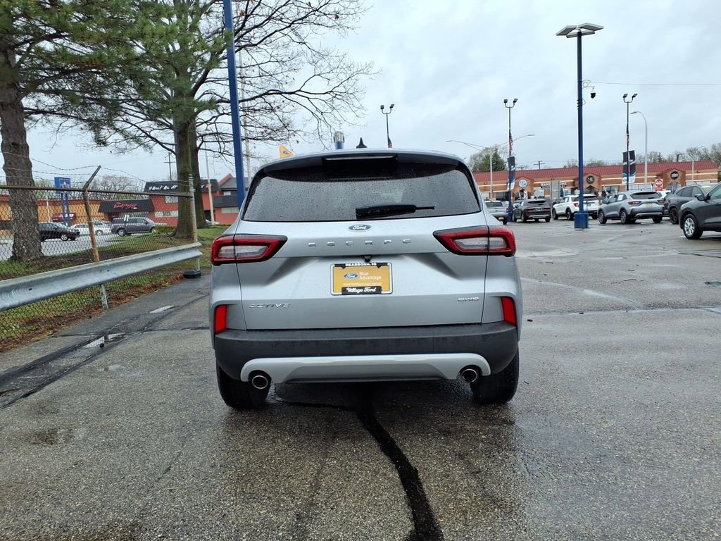 Certified 2023 Ford Escape Active AWD/4WD image 7