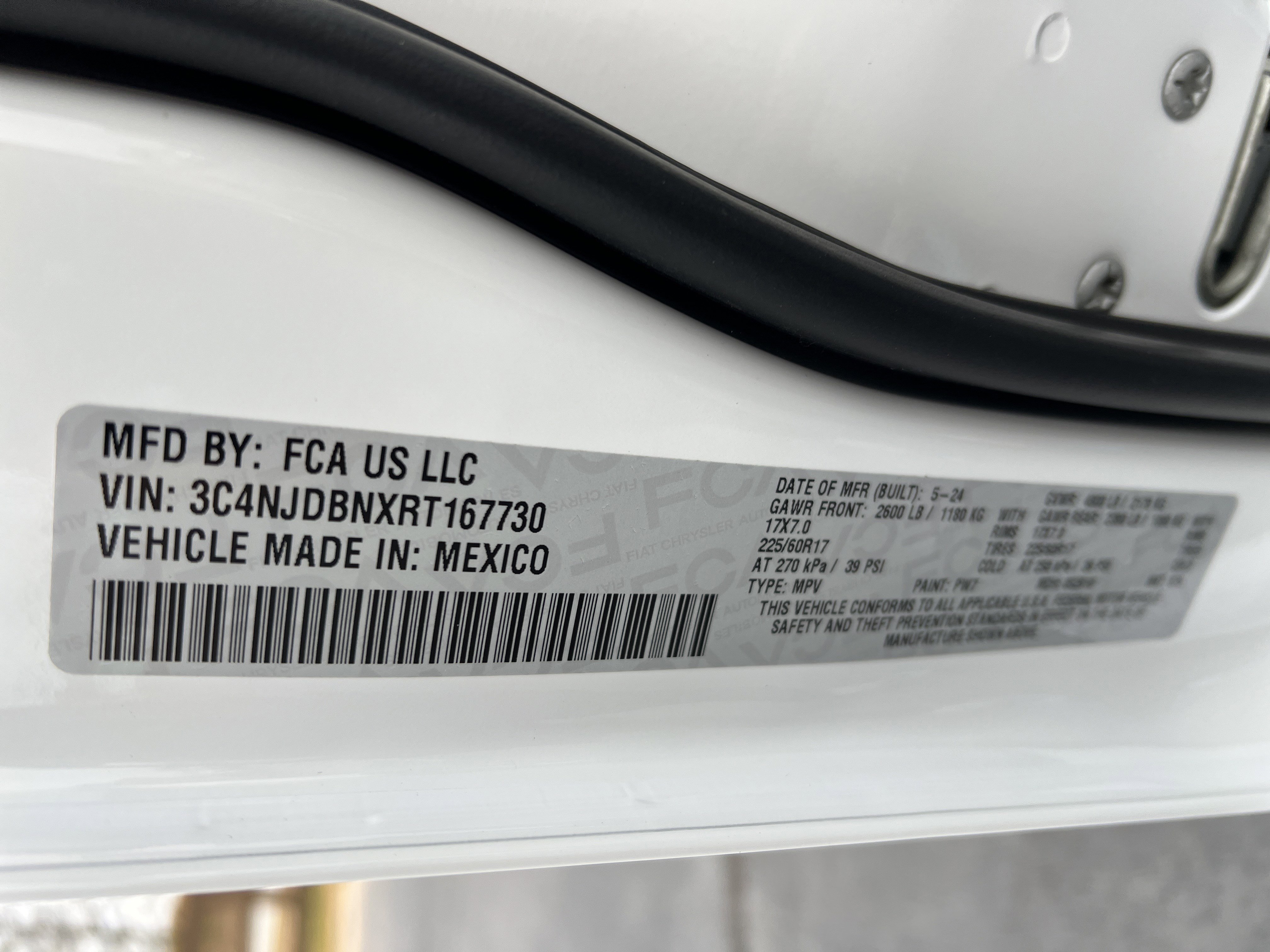 Used 2024 Jeep Compass Latitude image 32